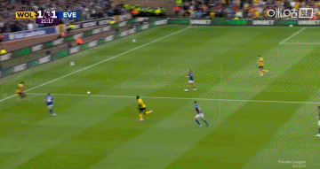半场-埃弗顿2-1狼队 格拉利什献助攻+造两球黄喜灿抽射破门