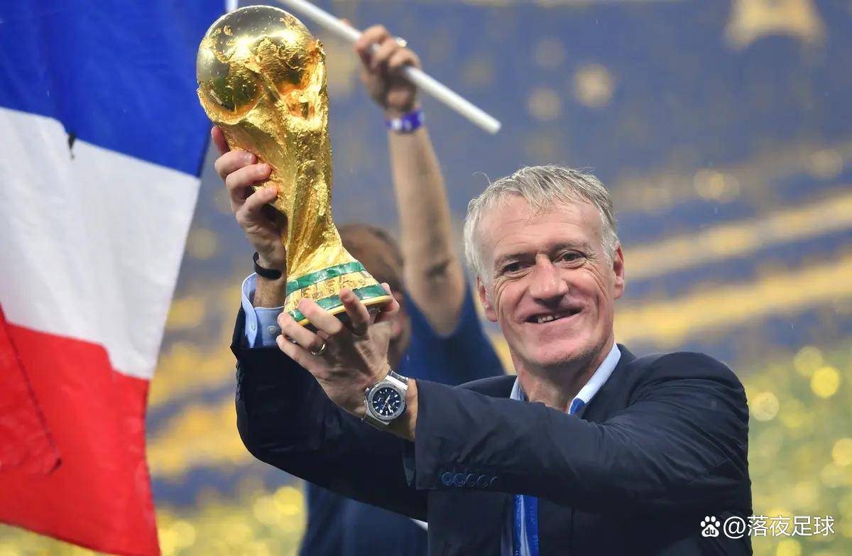 杀人诛心？齐达内赋闲5年逼宫德尚？要法国队更衣室埋雷？